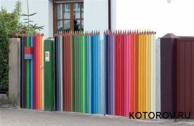 Забор из карандашей